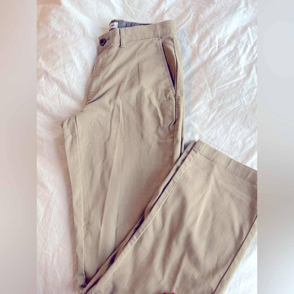 Amazon Essentials Men's Khaki Chinos